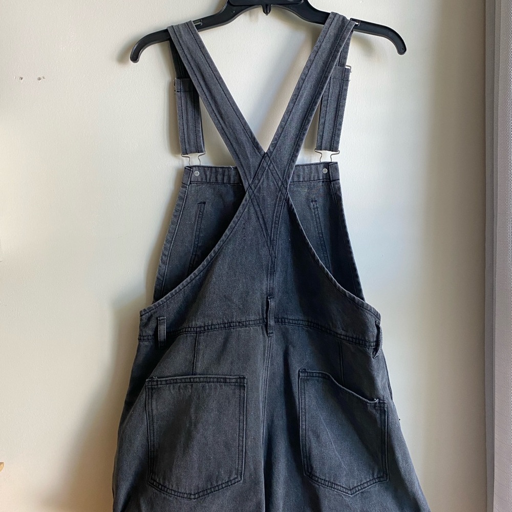 Magnolia Boutique Charcoal Gray Denim Overall Shorts - Picture 3 of 6